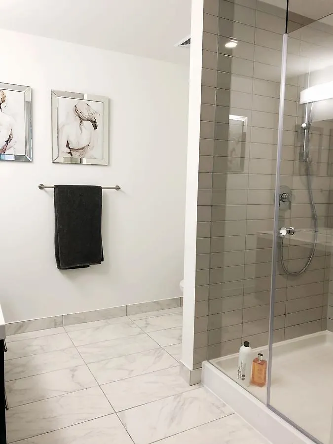 30 Nelson Street Hotel Toronto Apartment