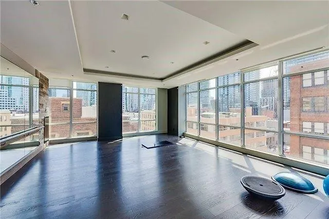 Apartment 30 Nelson Street Hotel Toronto Canada